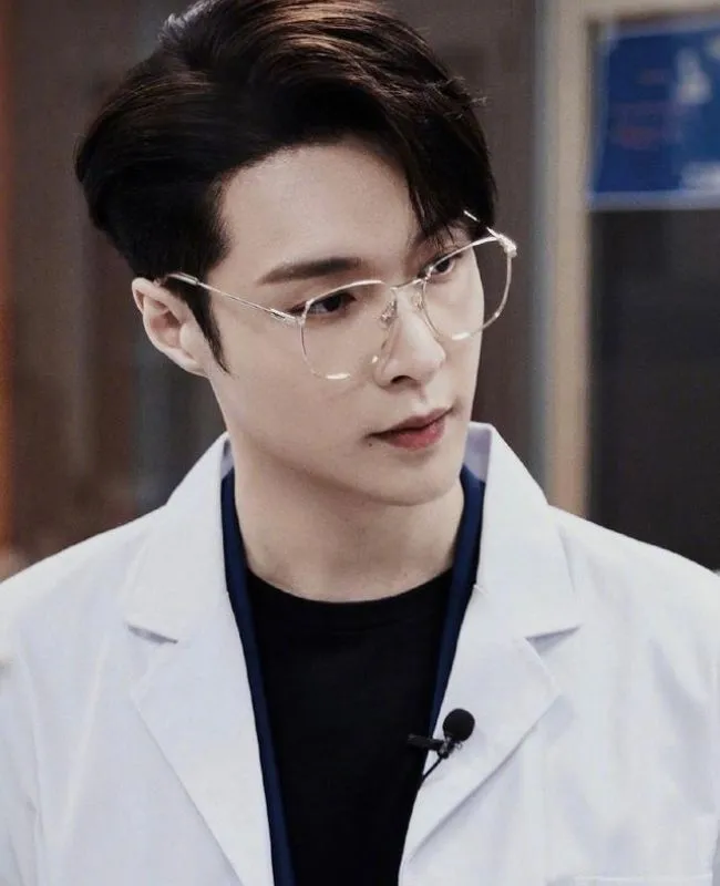 Tươi trẻ và năng động là trai sinh viên trong hình ảnh này Tươi trẻ và năng động là trai sinh viên trong hình ảnh này