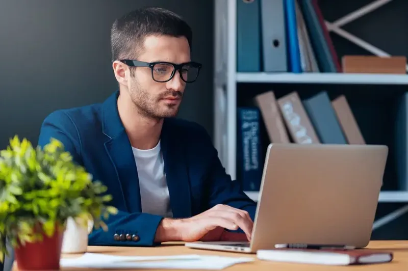 Cách tạo nên bức ảnh trai văn phòng chuyên nghiệp và cuốn hút Cách tạo nên bức ảnh trai văn phòng chuyên nghiệp và cuốn hút