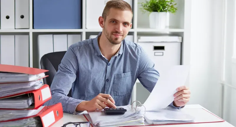 Trai văn phòng và phong thái tự tin trong buổi họp quan trọng Trai văn phòng và phong thái tự tin trong buổi họp quan trọng