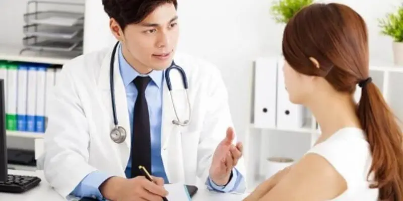 Mơ thấy bác sĩ đang cầm dao mổ Mơ thấy bác sĩ đang cầm dao mổ