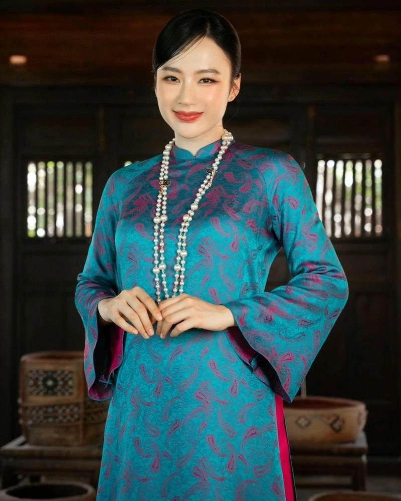 Chi tiết về sự nghiệp Tiểu Sử Của Angela Phương Trinh