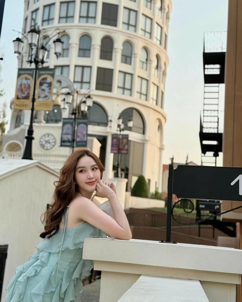 Bảo Thy ca sĩ nổi bật với những ca khúc hit