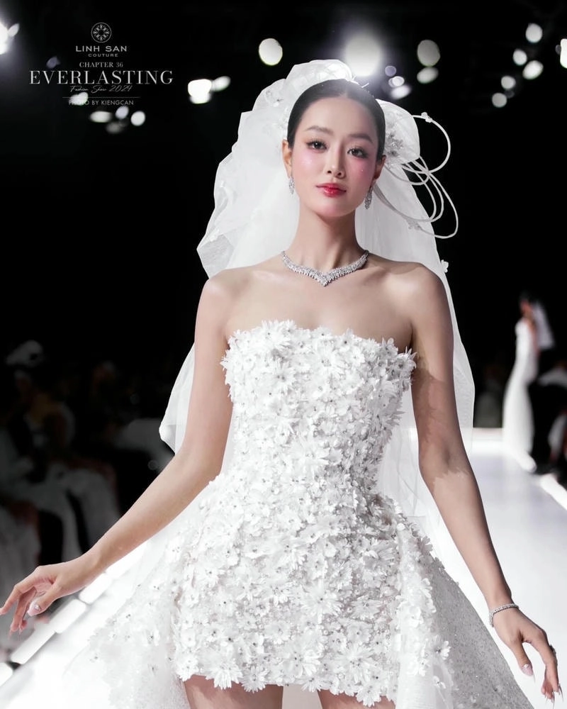 Nhan sắc và Bùi Khánh Linh chiều cao gây chú ý