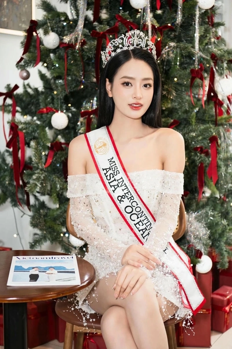 Không ngờ Bùi Khánh Linh tuổi còn trẻ thế