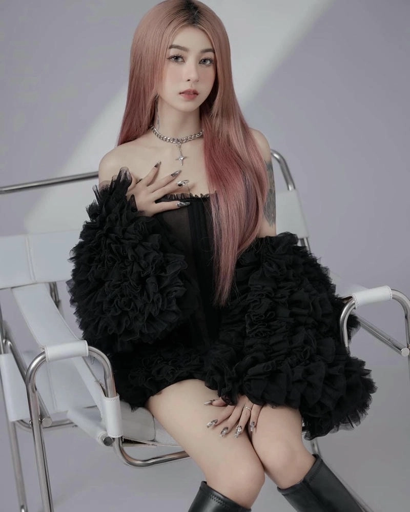 Chìm đắm giai điệu ngọt ngào cùng Hana Cẩm Tiên