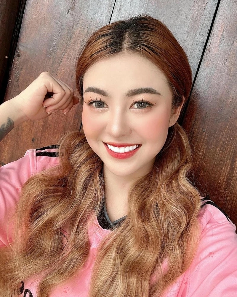 Nghe nhạc ngày xuân cùng Hana Cẩm Tiên Tết Bình An