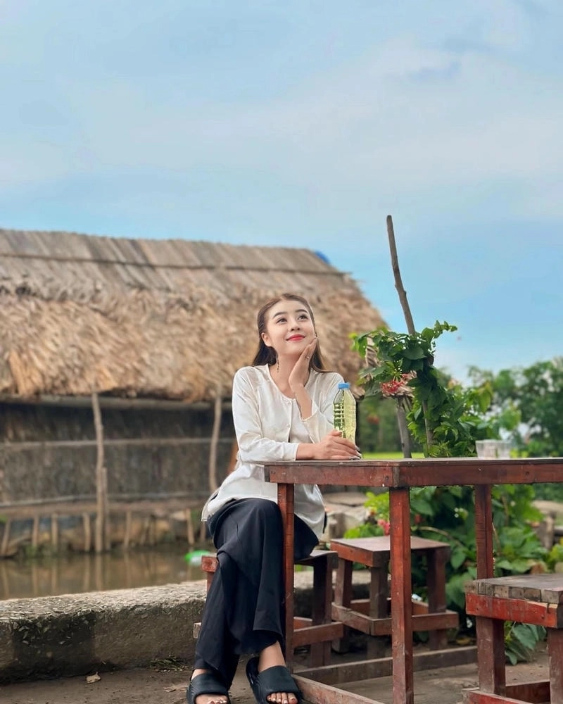 Tìm hiểu sự nghiệp nổi bật của Nghệ Sĩ Cẩm Tiên