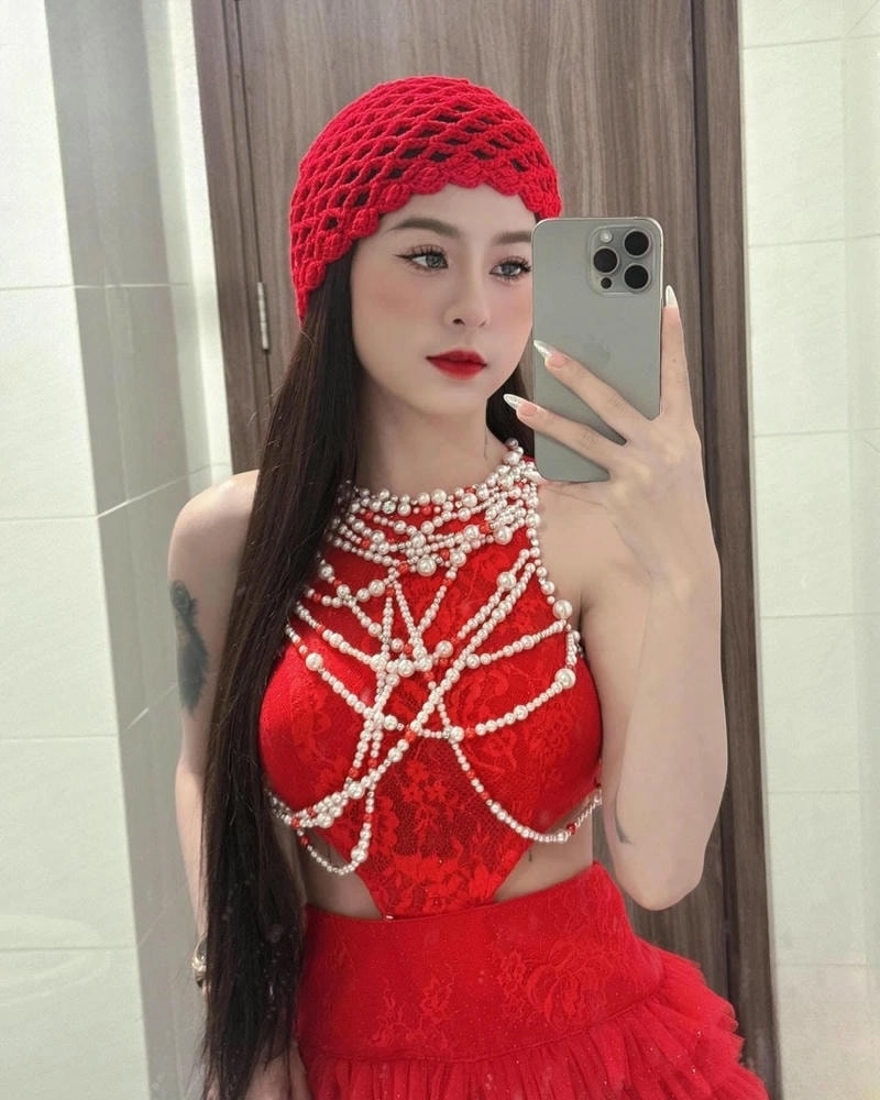 Lắng nghe chất giọng đầy cảm xúc của Ca Cổ Hơi Dài Vương Linh Cẩm Tiên