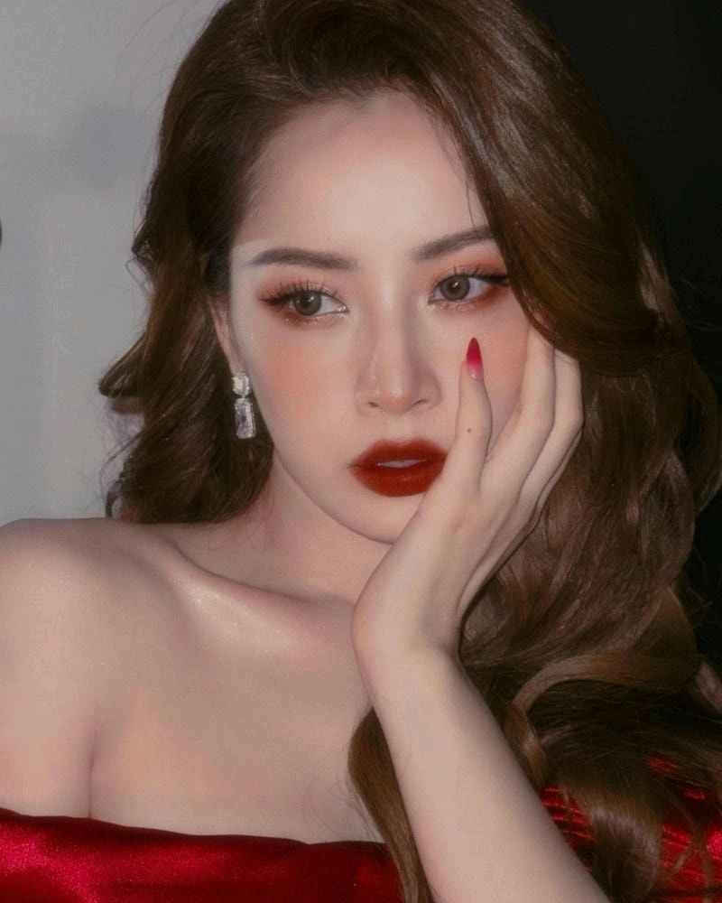Lắng nghe bản hit Anh Ơi Ở Lại Chi Pu đầy cảm xúc