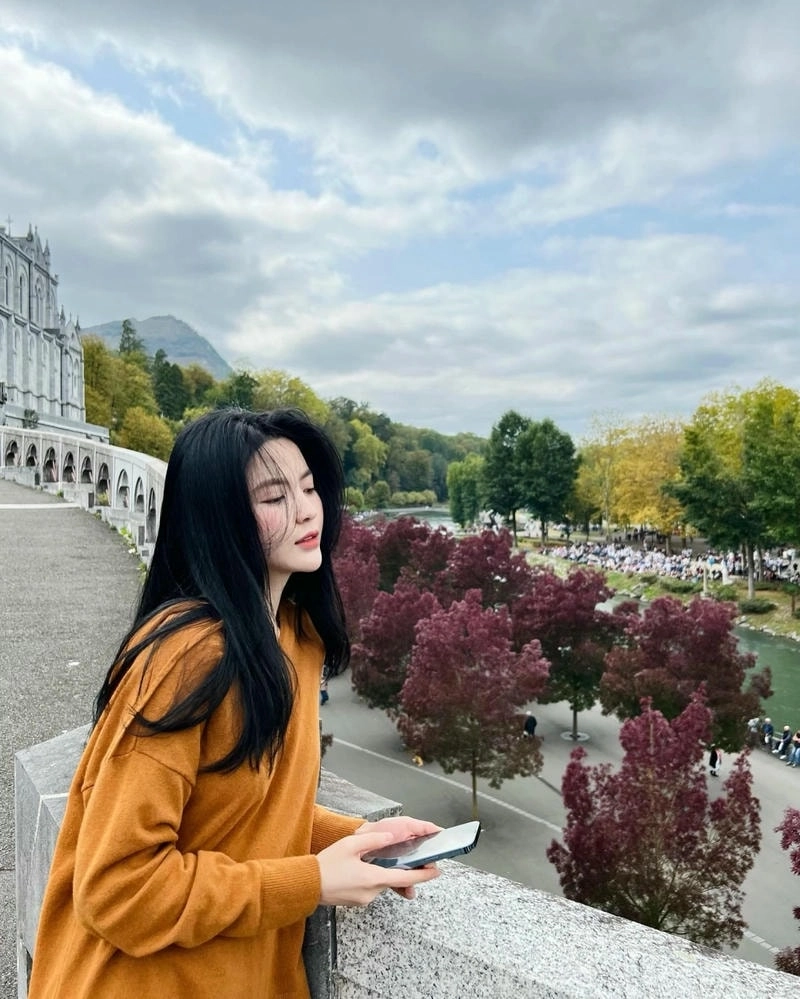 Bất ngờ với năm sinh của Chu Thanh Huyền
