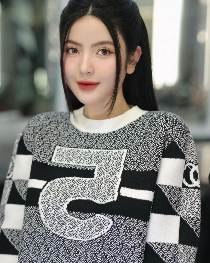 Theo dõi ngay Chu Thanh Huyền instagram cực hot