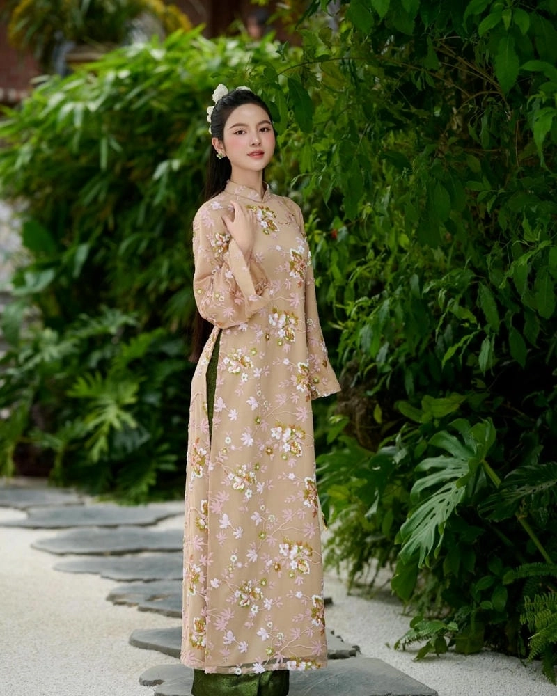 Ảnh gây sốc về Chu Thanh Huyền hồi xưa lan truyền