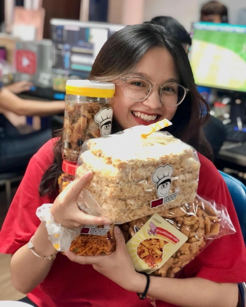 Cộng đồng mạng truy tìm chồng Đặng Thu Hà là ai