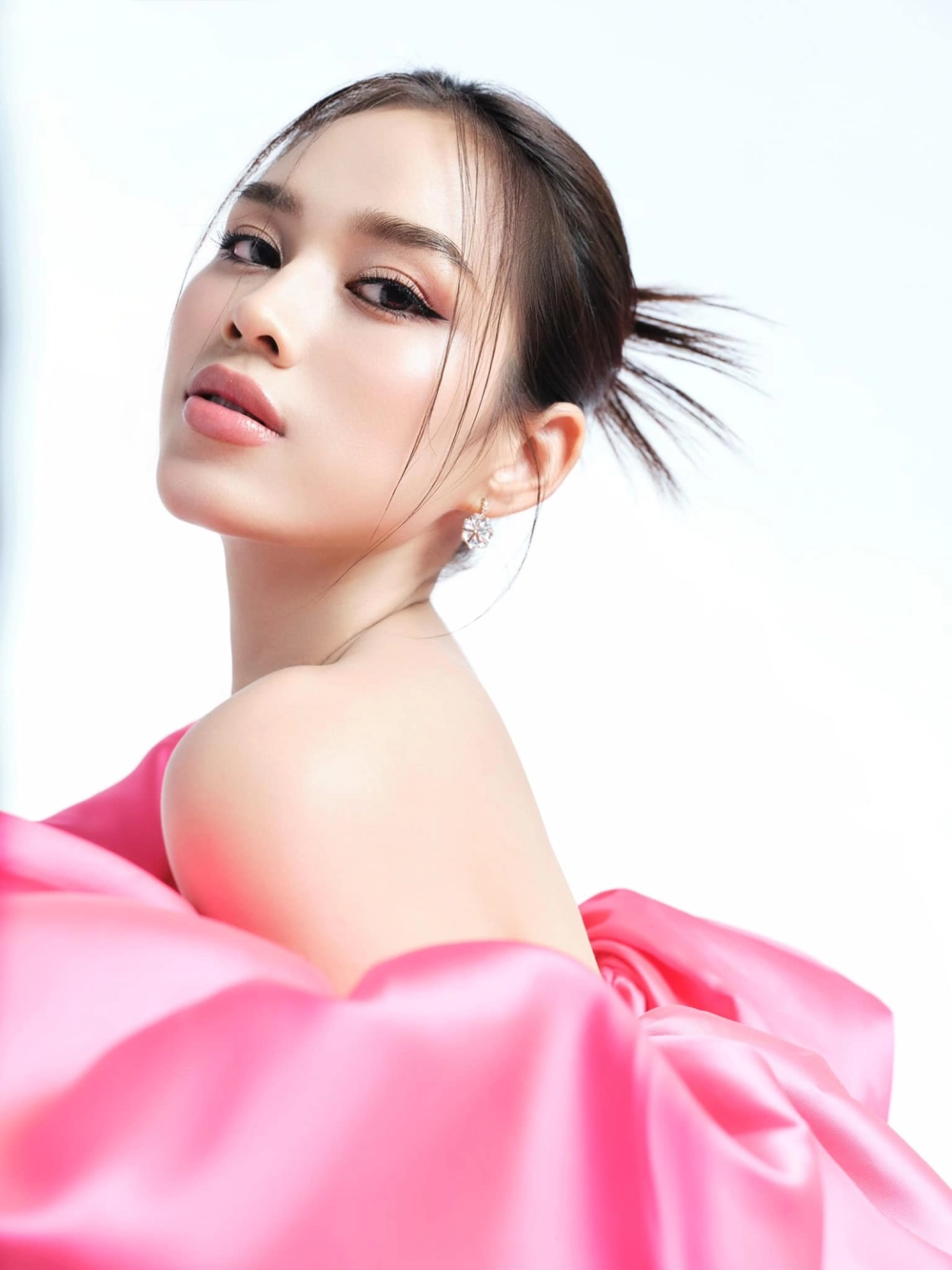 Khoảnh khắc hội ngộ Lương Thùy Linh Đỗ Thị Hà