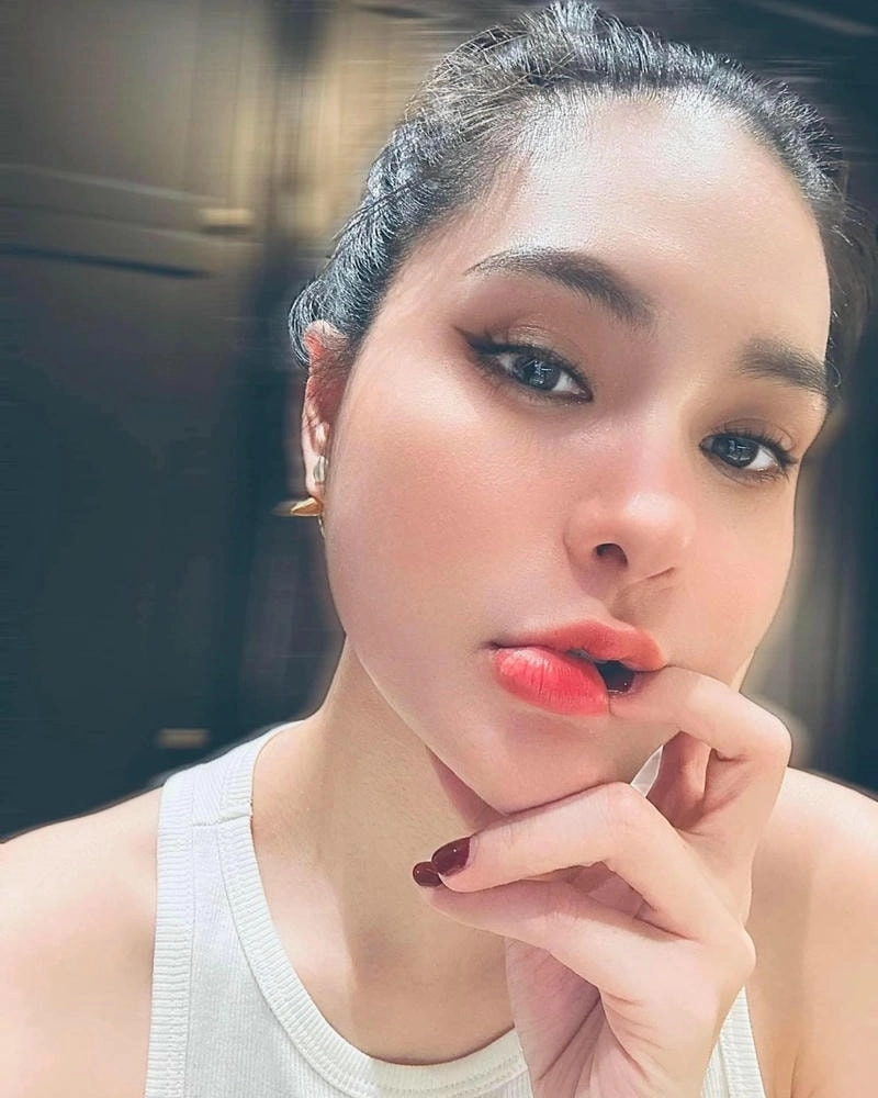 Loạt ảnh ấn tượng về ca sĩ Đoàn Di Băng