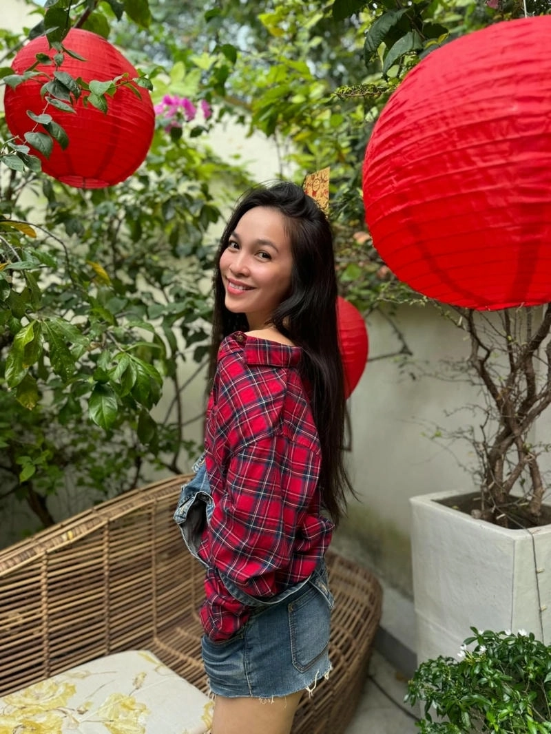 Khám phá vẻ đẹp Hiền Thục Sứ thanh hoa