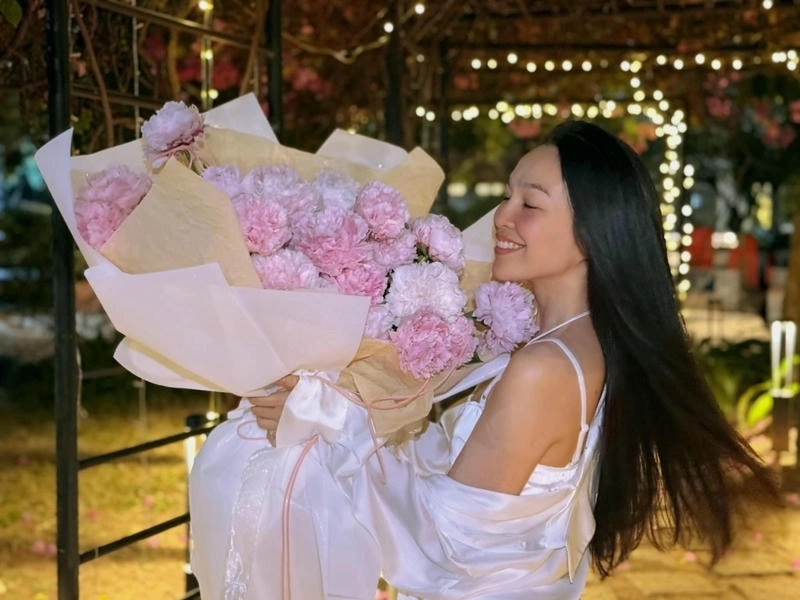 Thể hiện cảm xúc qua Karaoke Con nợ mẹ Hiền Thục