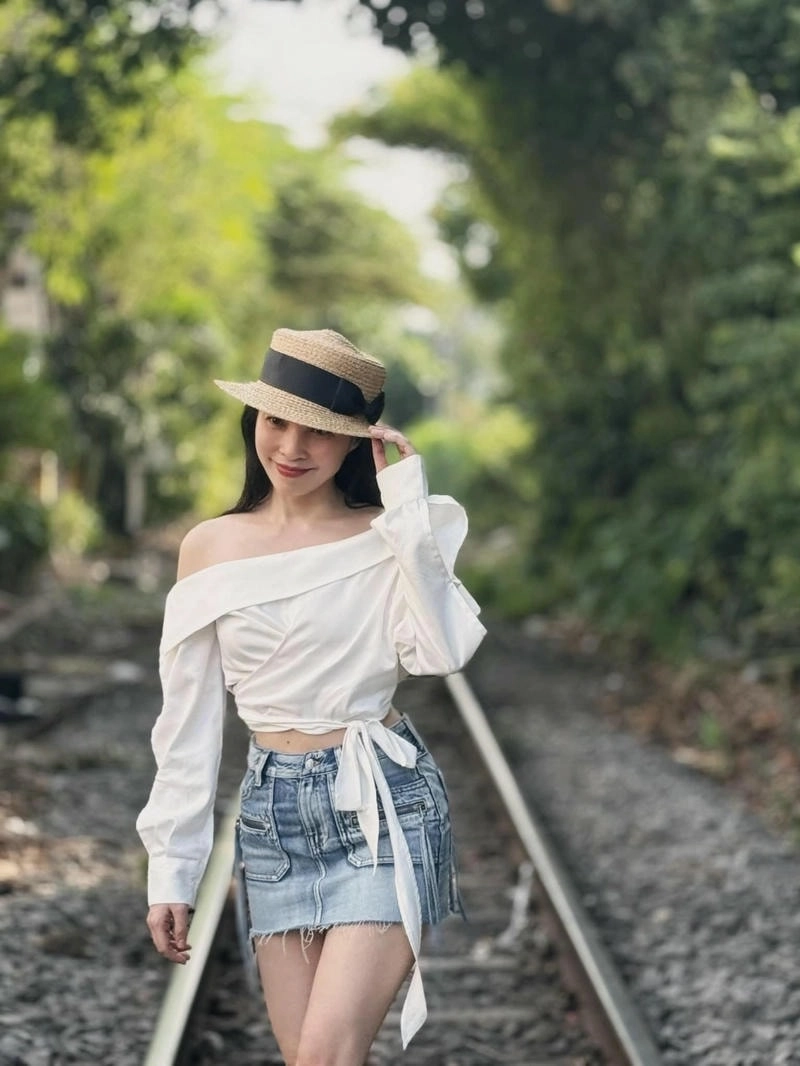 Khám phá Họa khúc mỹ nhân Hiền Thục