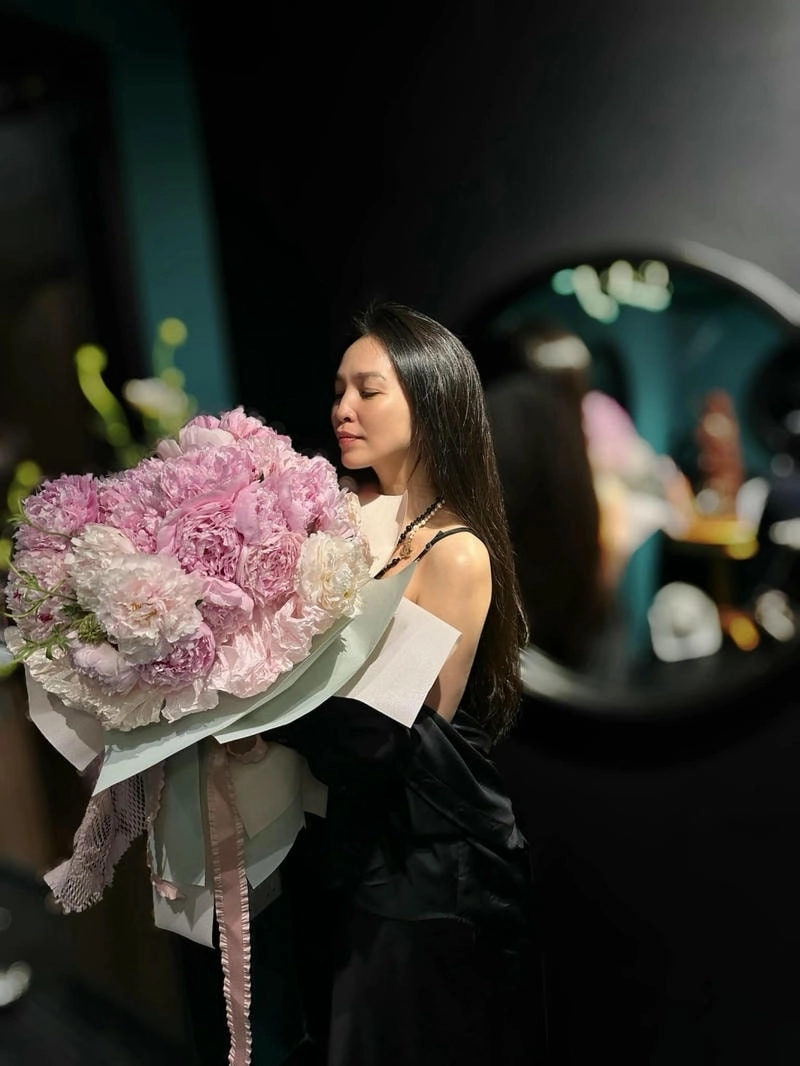 Lắng nghe Lời bài hát Hiền Thục Mơ một hạnh phúc