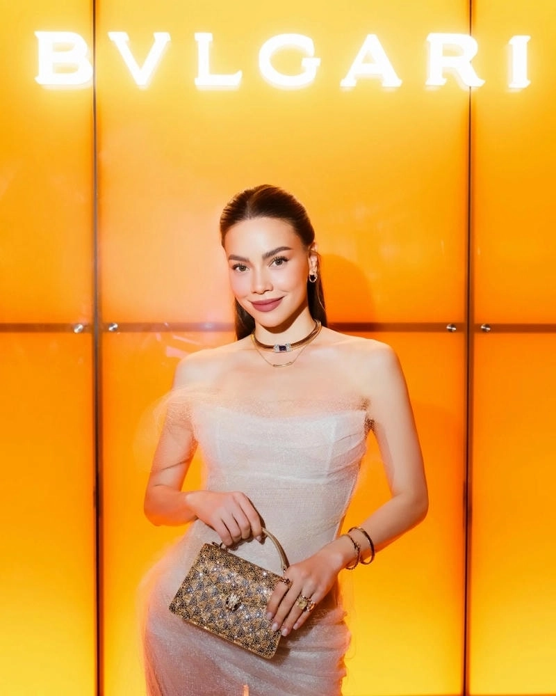 Thưởng thức Hồ Ngọc Hà remix sôi động