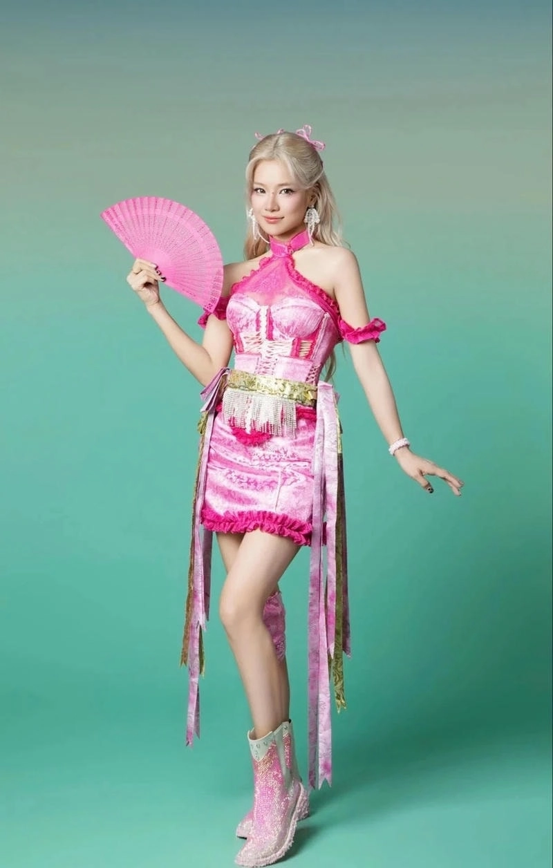 Khám phá hình ảnh Ca Sĩ Hoàng Yến Chibi rạng rỡ