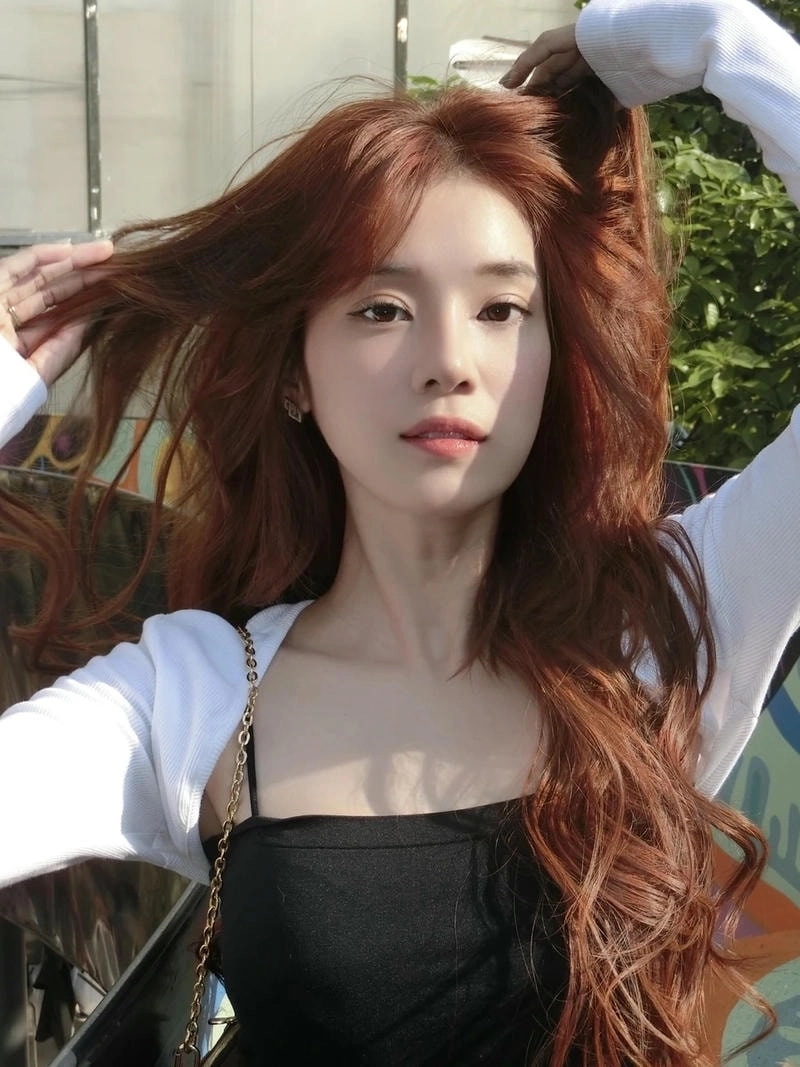 Khám phá Hoàng Yến Chibi Chị Đẹp cá tính nổi bật