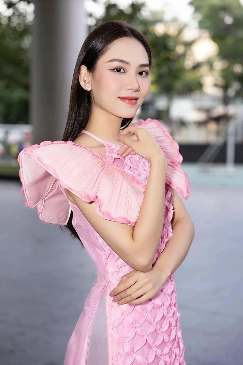 Hình ảnh Huỳnh Nguyễn Mai Phương evening gown cuốn hút