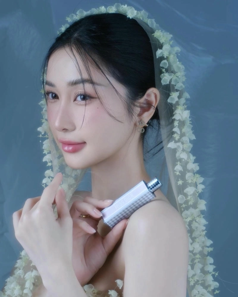 Jun Vũ đẹp không góc chết cực hút mắt
