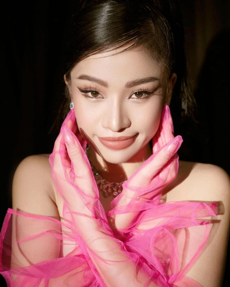 Ca sĩ Lâm Bảo Ngọc chinh phục mọi sân khấu