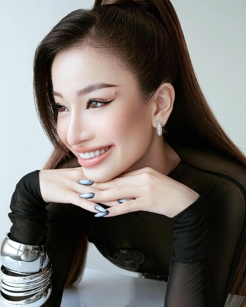 Lâm Bảo Ngọc live đốt cháy sân khấu âm nhạc