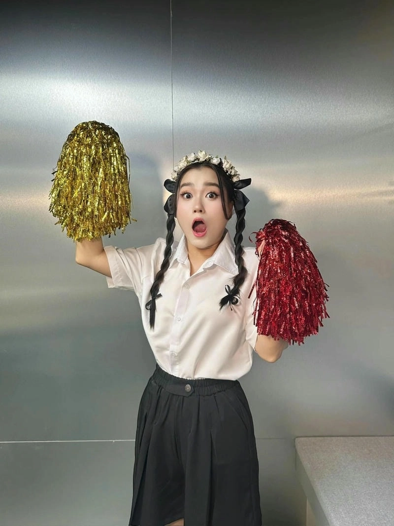 Theo dõi những clip hot của Lâm Vỹ Dạ TikTok