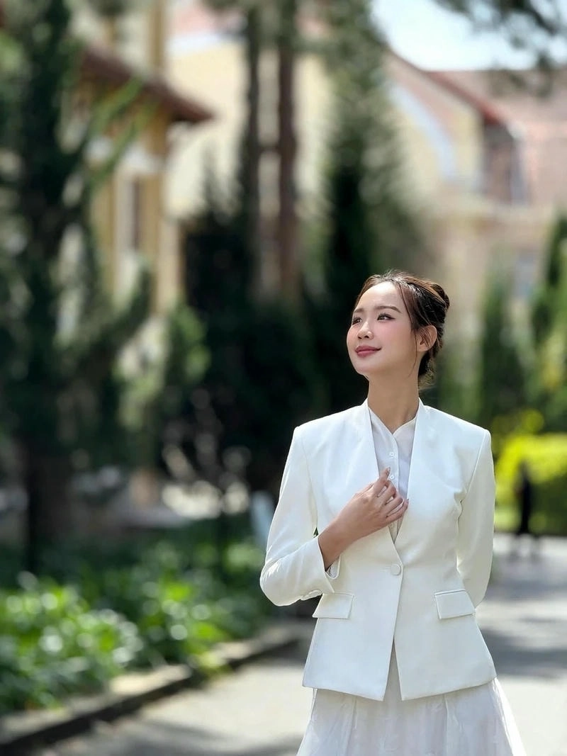 Thần thái đỉnh cao Lê Nguyễn Bảo Ngọc catwalk