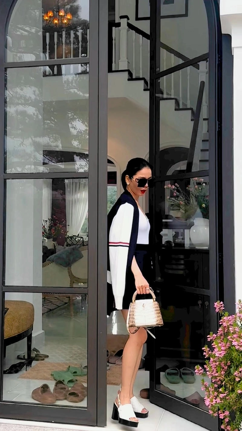 Lắng nghe lệ quyên vì em còn thương đầy cảm xúc