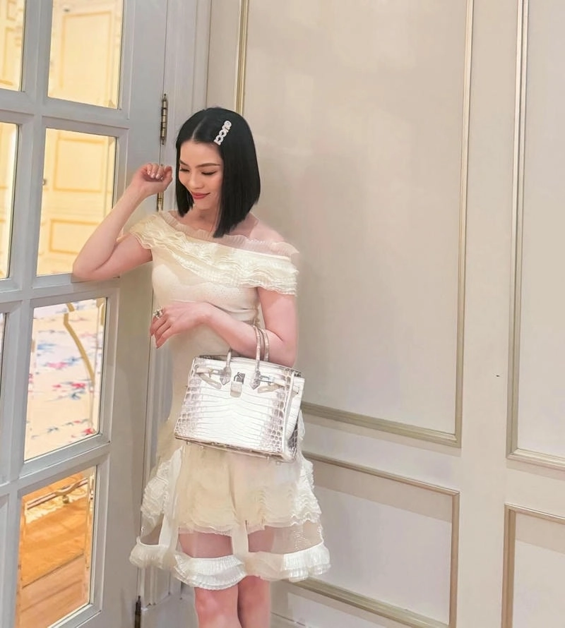 Khám phá ca khúc đoạn tuyệt lệ quyên nổi bật