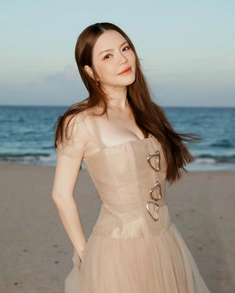 Nét đẹp Lý Nhã Kỳ lúc trẻ gây thương nhớ