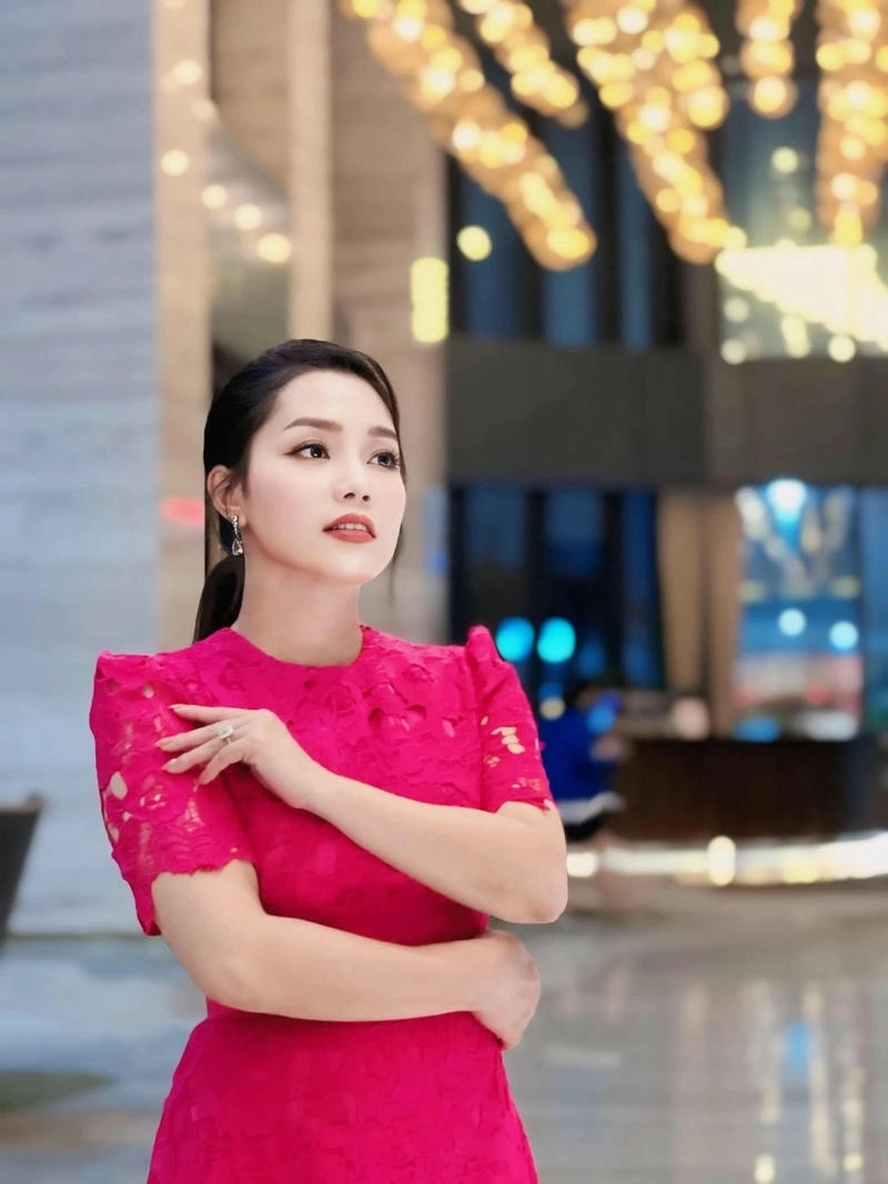 Thưởng thức Nguyễn Ngọc Anh Triệu Đoá Hoa Hồng bản hit bất hủ