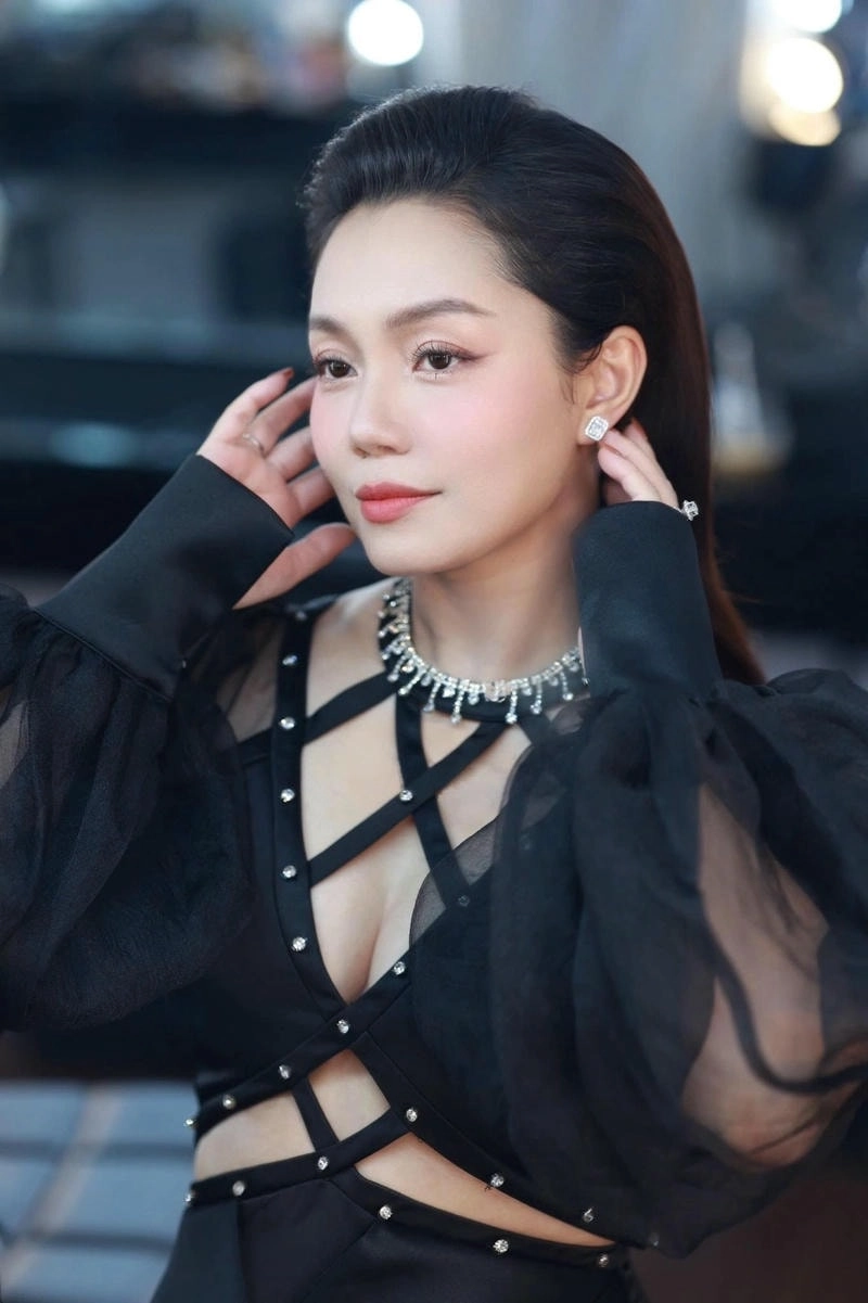 Nghe ngay Nguyễn Ngọc Anh Với Ca Khúc Đóa Hoa Nở Muộn sâu lắng