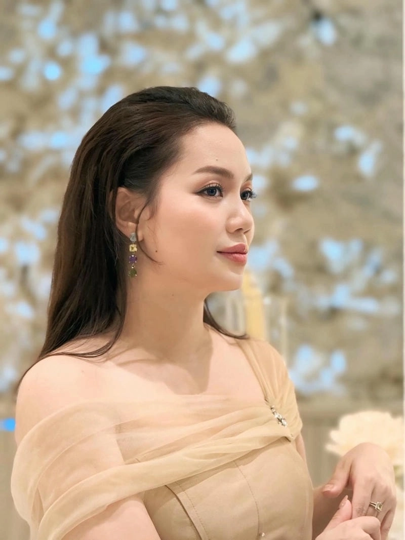 Lắng nghe Vì Em Nhớ Anh Nguyễn Ngọc Anh cực hay