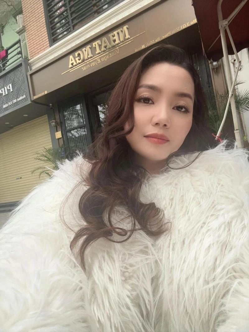 Theo dõi Ca Sĩ Nguyễn Ngọc Anh Facebook ngay hôm nay