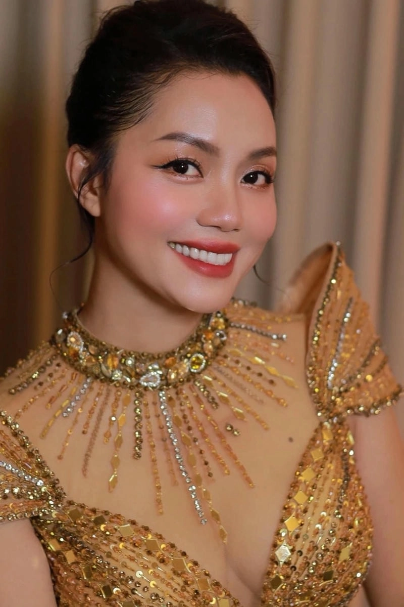 Thưởng thức ngay Nguyễn Ngọc Anh Đêm Huyền Diệu đầy cảm xúc