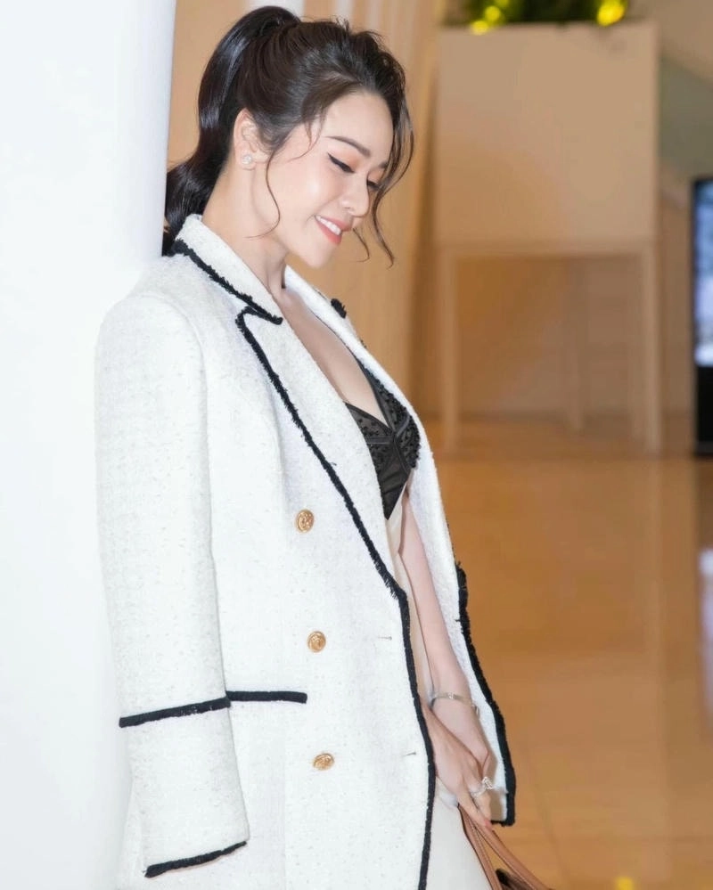 Tìm karaoke Đoạn Đường Vắng Nhật Kim Anh chuẩn