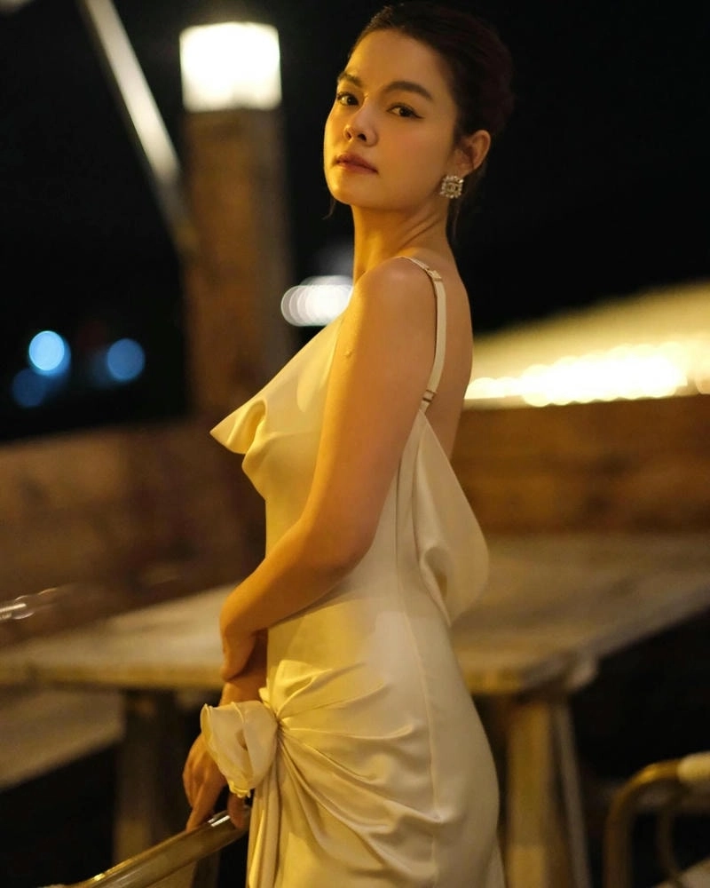 Tuyển chọn những bản nhạc hay nhất Những bài hát của Phạm Quỳnh Anh