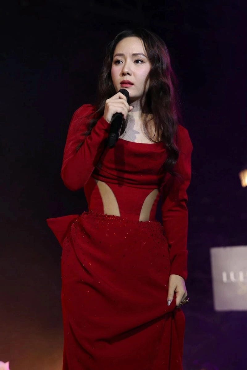Chinh phục mọi sân khấu với Phương Linh Karaoke