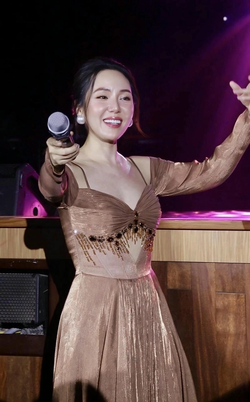 Lời ca đầy cảm xúc trong Phương Linh Xuân thì lyrics