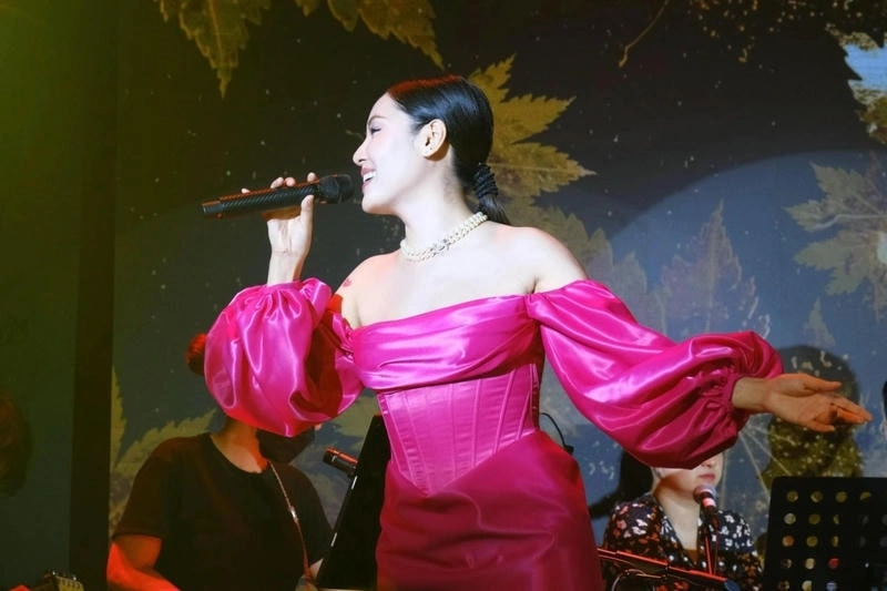 Chìm đắm trong ca khúc Phương Linh Mưa tuyết