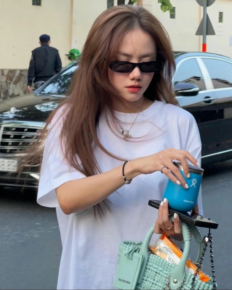 Thông tin Phương Ly có con chưa gây tranh cãi