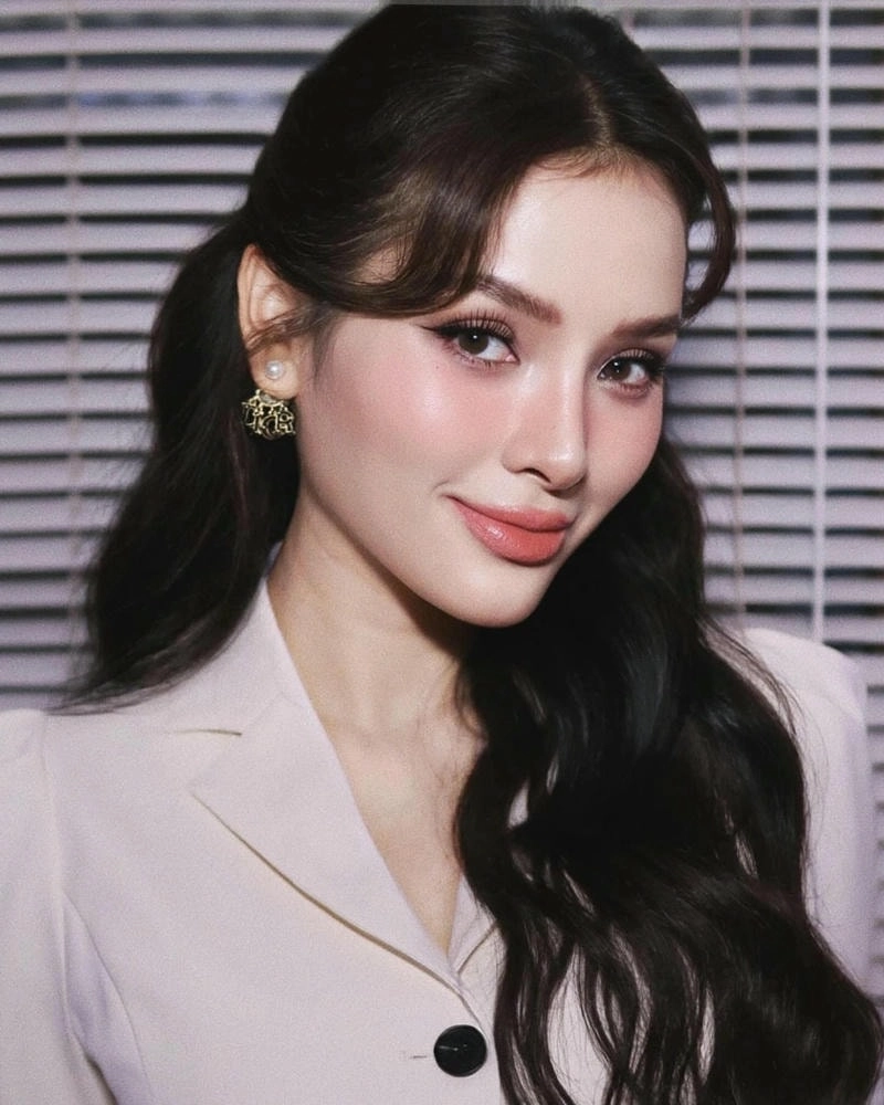 Review phim Tình yêu tìm lại Phương Trinh Jolie