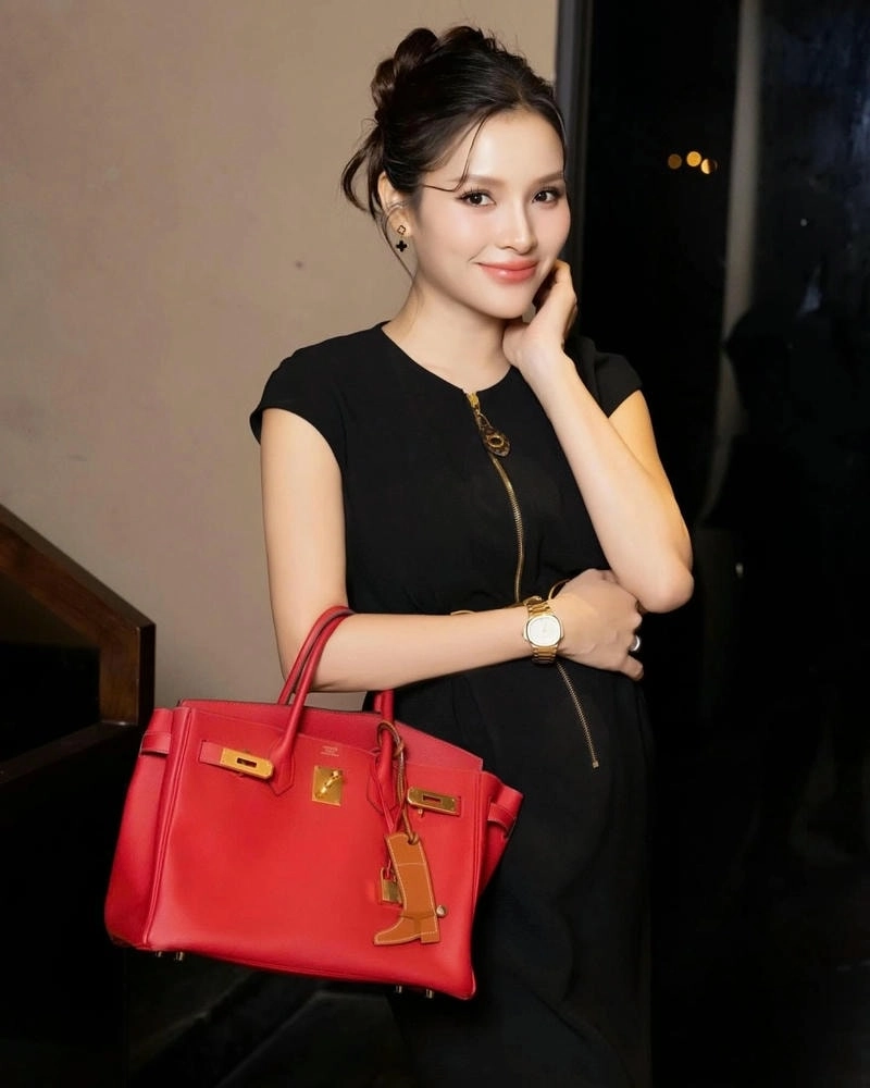 Lễ Phương Trinh Jolie kết hôn hoành tráng thu hút