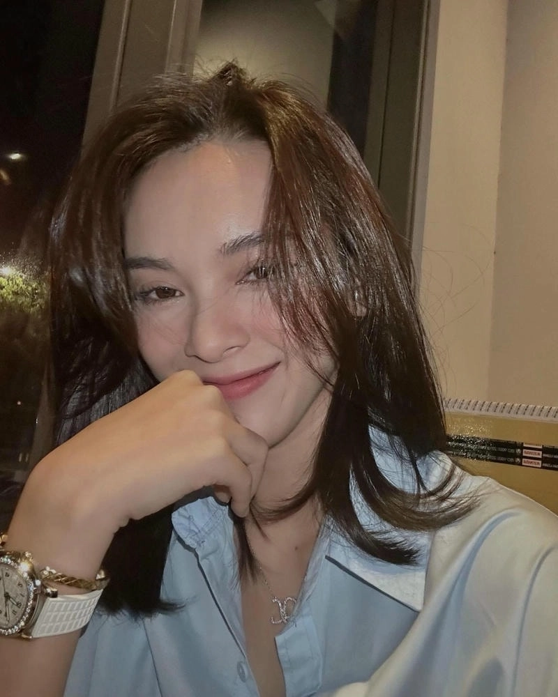 Fan bất ngờ với Quỳnh Lương livestream thật