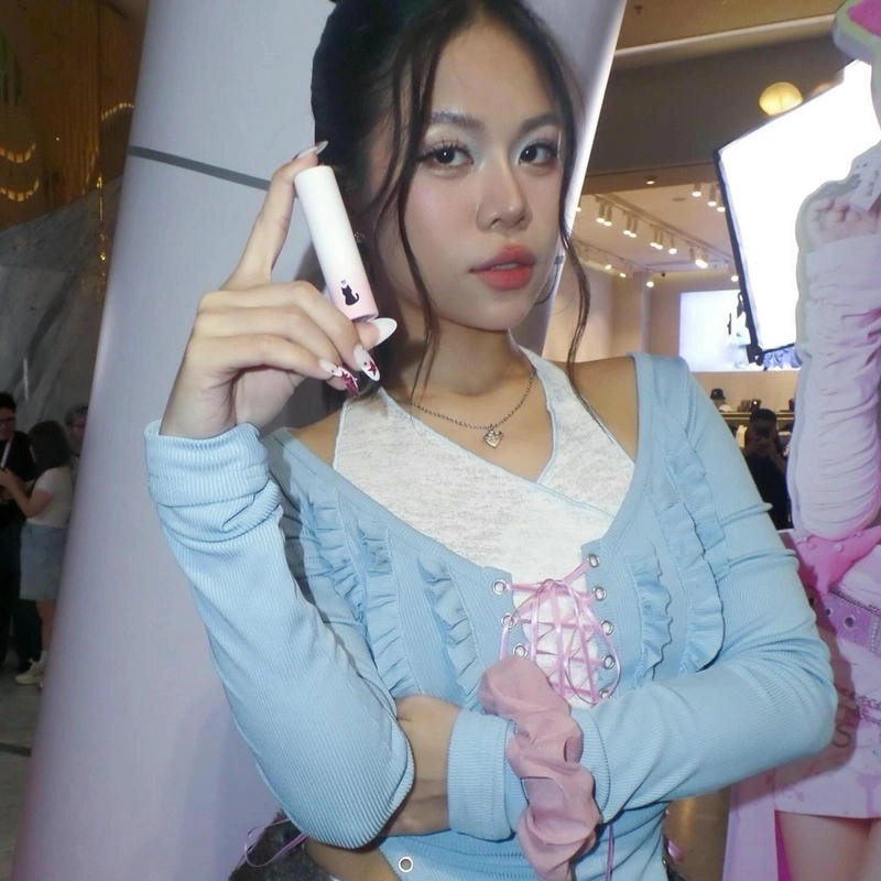 Tò mò muốn biết Tlinh ai không